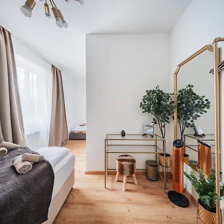 The Peak By Home1 Albergue *