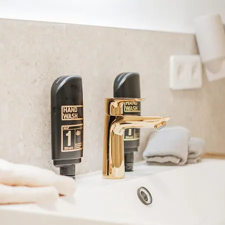 Peak By Home1 Хостел Інсбрук