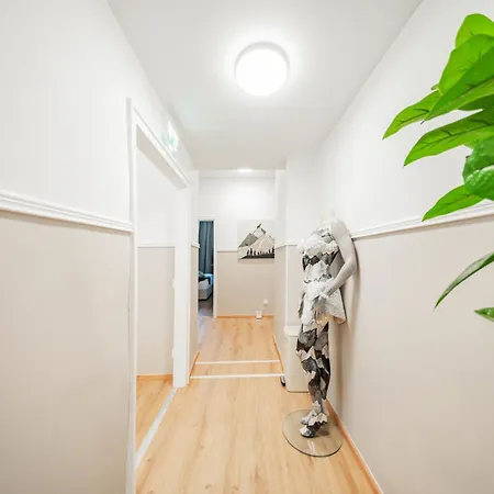 Peak By Home1 Hostal